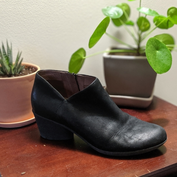 dansko raina ankle boot